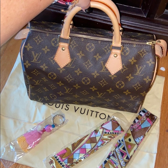 Louis Vuitton Handbags - Louis Vuitton speedy 30 🌟sold out in stores🌟